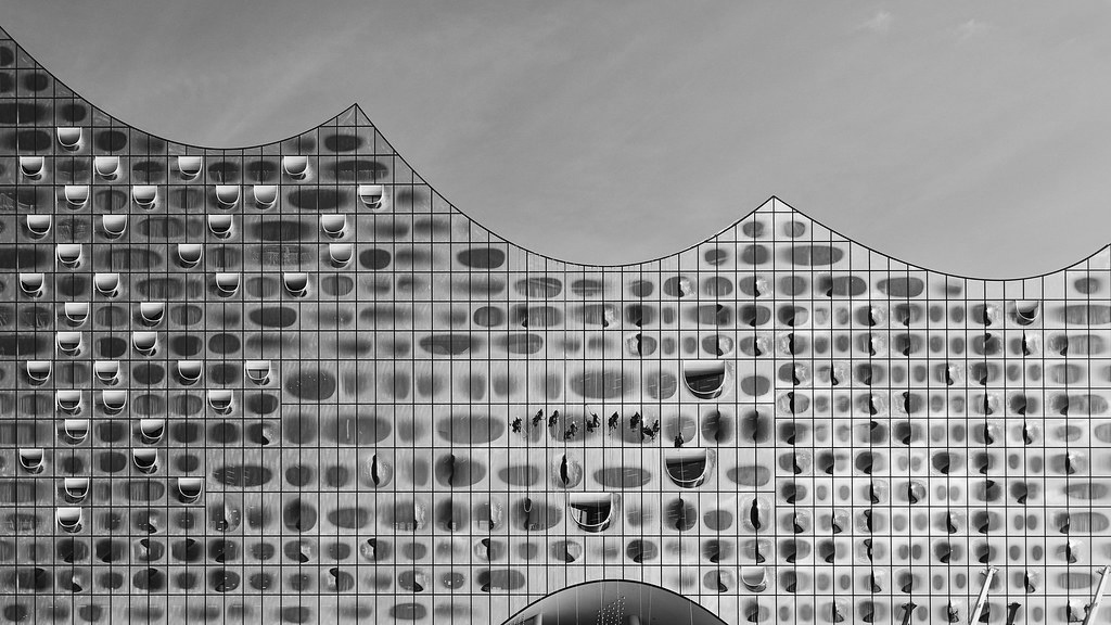 Weaving Modernity: The Layers of Herzog & de Meuron’s Elbphilharmonie